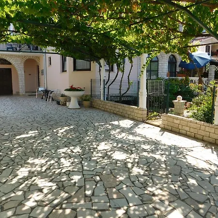 Apartment Blazevic Pjescana Uvala